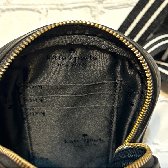 Kate Spade Black Pebble Leather Crossbody W/ Detachable Pouch & Adjustable Strap - Picture 4 of 11